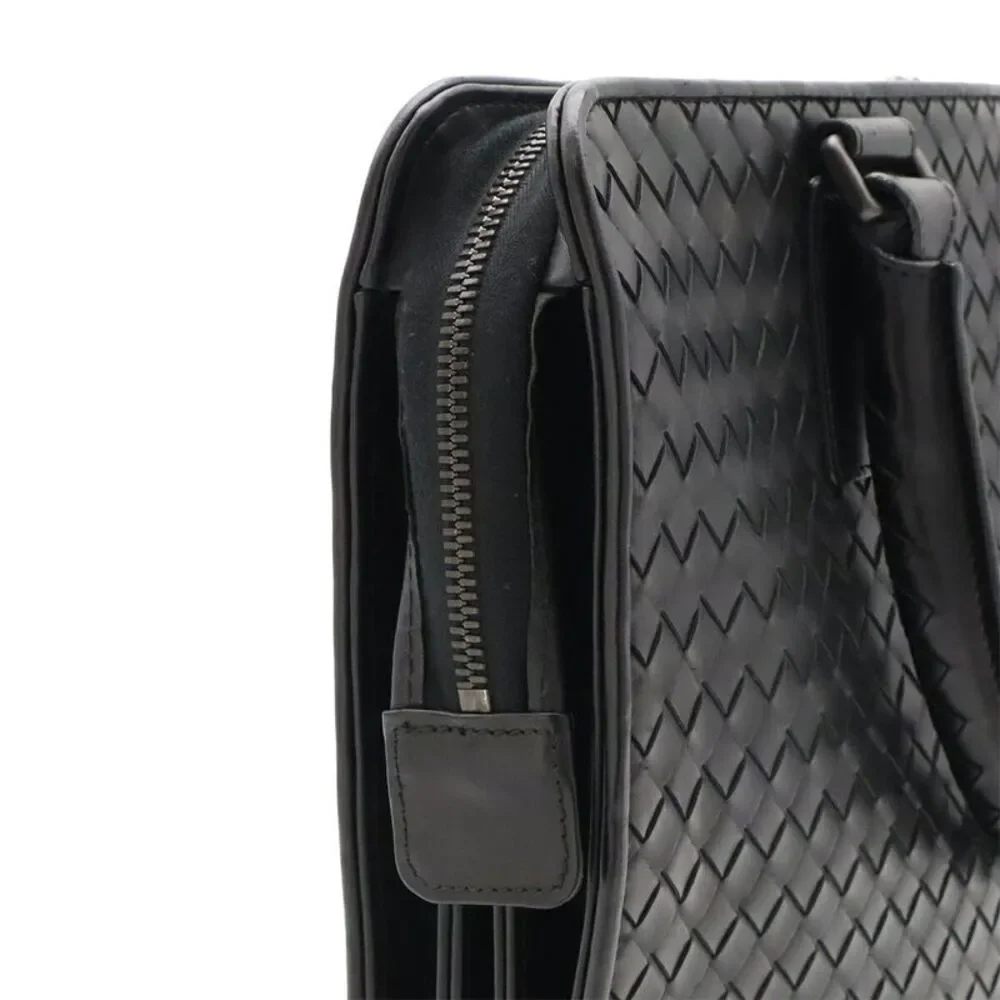Bottega Veneta delivery duty